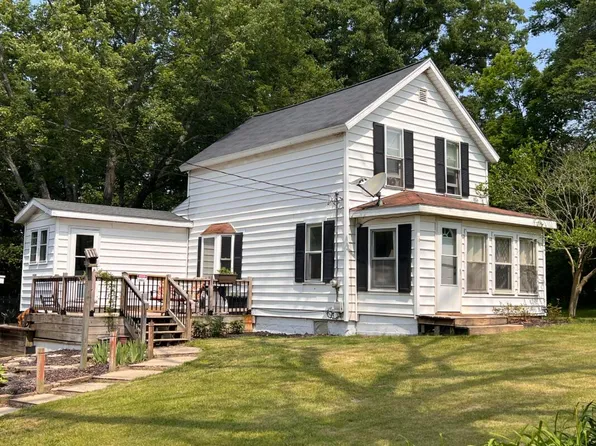 8594 Almena Dr, Kalamazoo, MI 49009