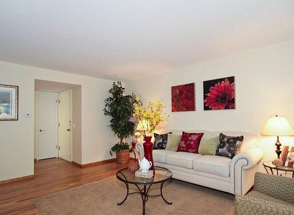 5th image of 321 Poe St