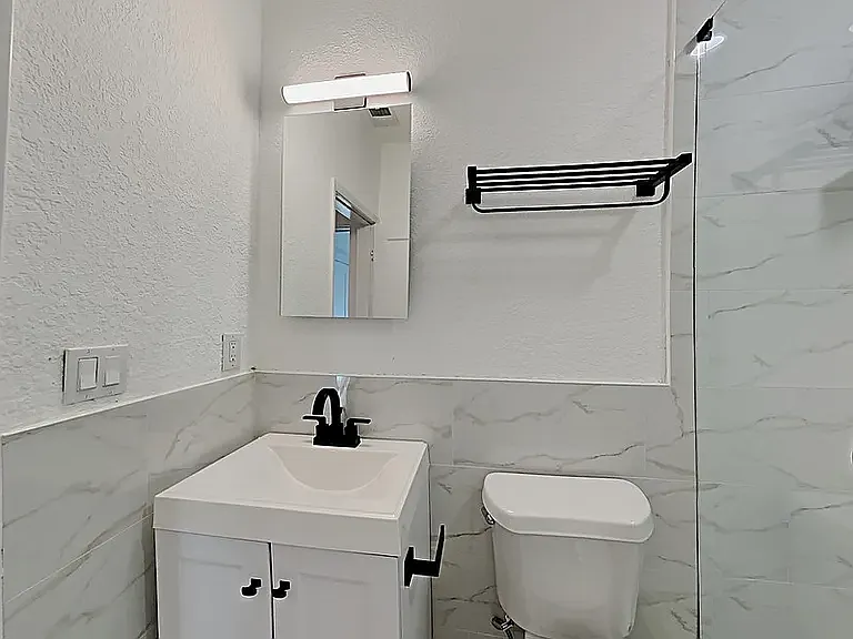 1222 E Kaley St — Photo 9