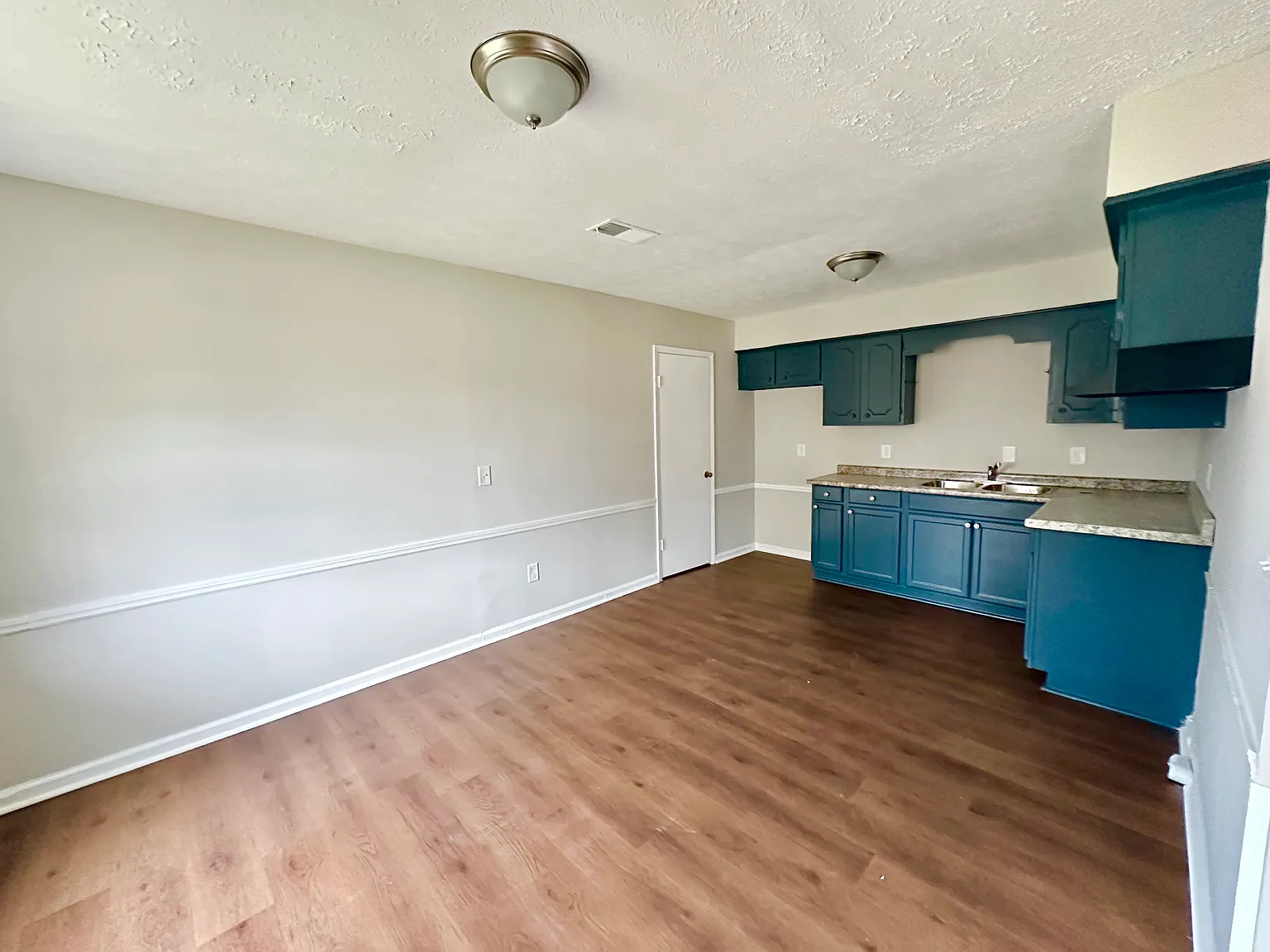 3 bed, 1159 sqft, $900 — Photo 4