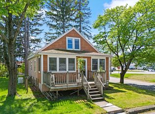 206 Pleasant St, North Andover, MA 01845