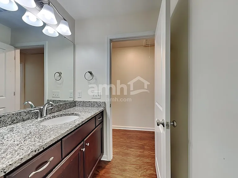 321 Crabapple Cir — Photo 16