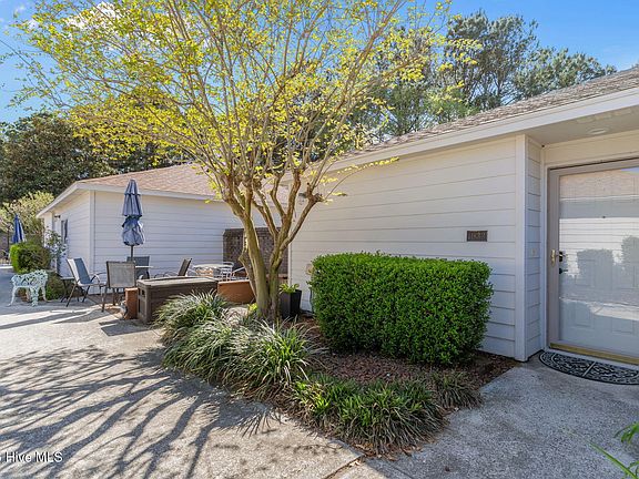 5th image of 1033 Summerlin Falls Court