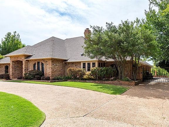 2nd image of 11233 Greenbriar Chase