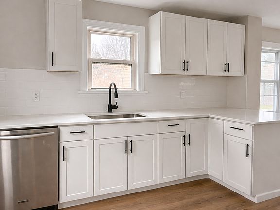 3rd image of 4120 W 224th St