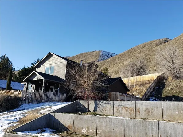 134 W Ives St, Pateros, WA 98846