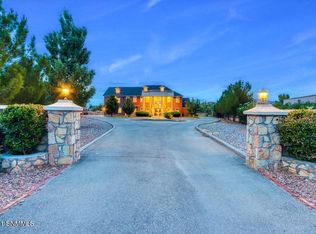 104 Thoroughbred Ct, Sunland Park, NM 88008