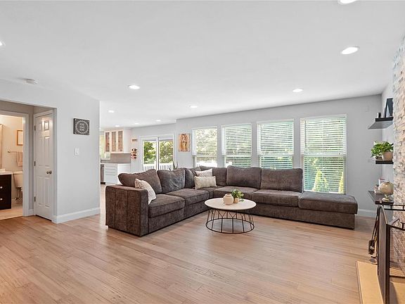 4th image of 4360 Hawkins Glen Way