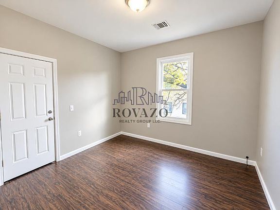 4th image of 302 Halsted St APT 6