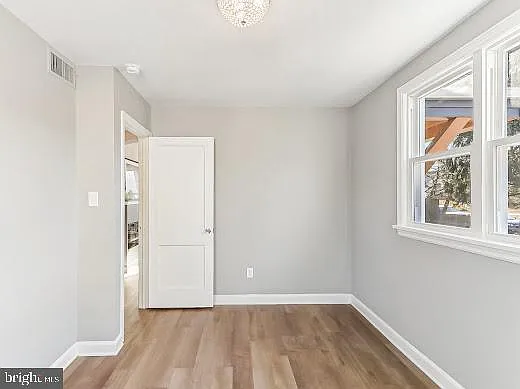 3141 Chepstow Ln — Photo 6