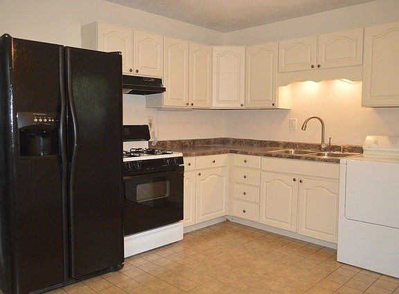2nd image of 618 Lincolnwood Dr