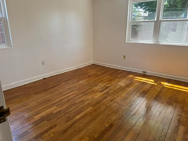 1021 47th Pl NE — Photo 10