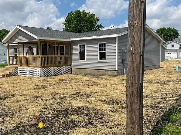 129 Market St, Royal Center, IN 46978