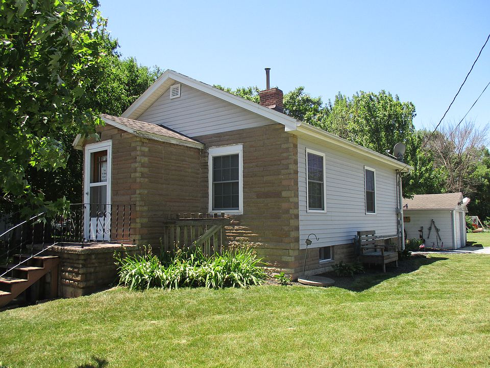 1st image of 227 Pine St