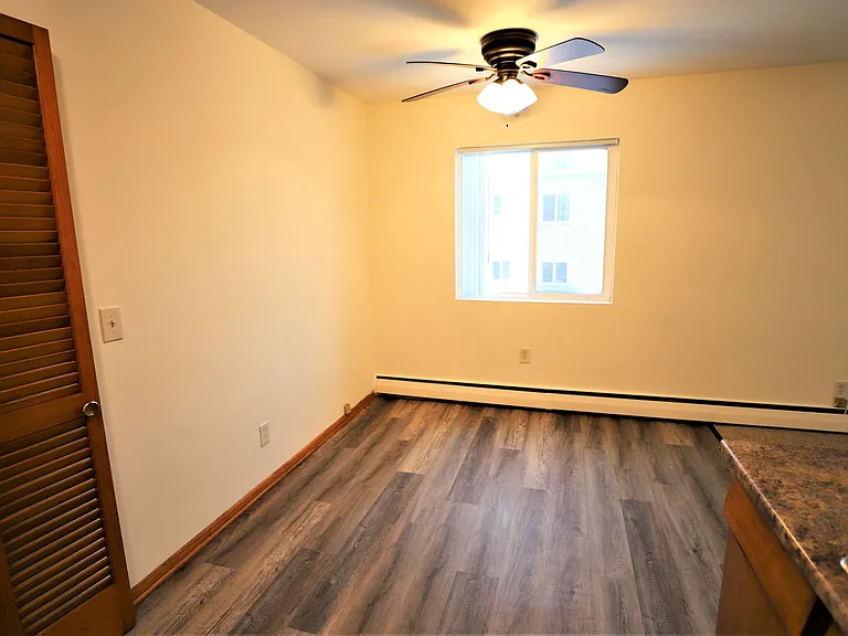 6520 Oliver Ave S — Photo 10