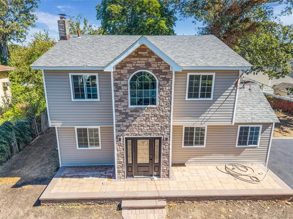 99 W 2nd Street, Lake Ronkonkoma, NY 11779