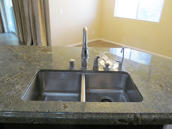5th image of 2746 Sunrise Bluff Dr