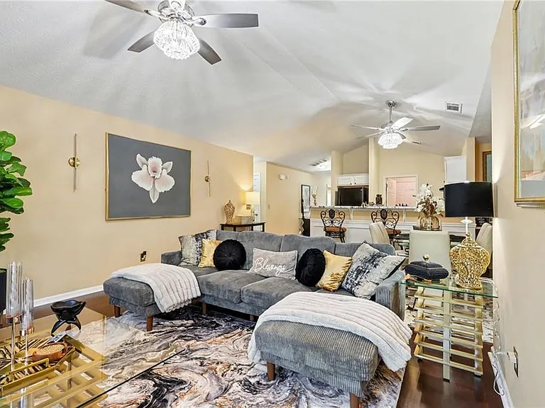 6390 Shadow Sq — Photo 7