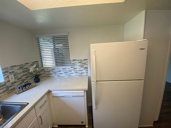 4th image of 8324 Vineyard Ave APT E