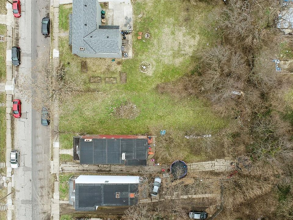 2nd image of 836 McPherson Ave