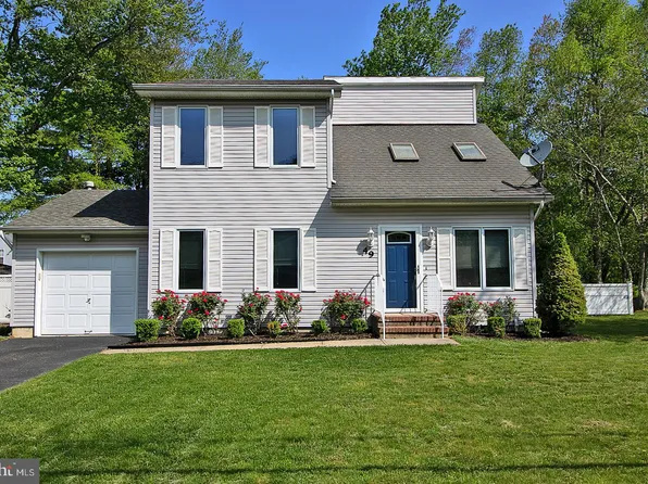 49 Lighthouse Dr, Waretown, NJ 08758