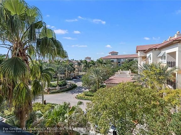5th image of 16102 Emerald Estates Dr APT 425