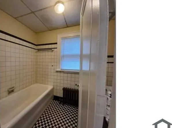 1130 Crosby St #1WR, Rockford, IL 61107