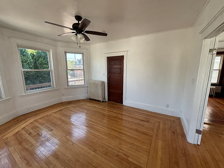 418 Essex St #2 — Photo 15