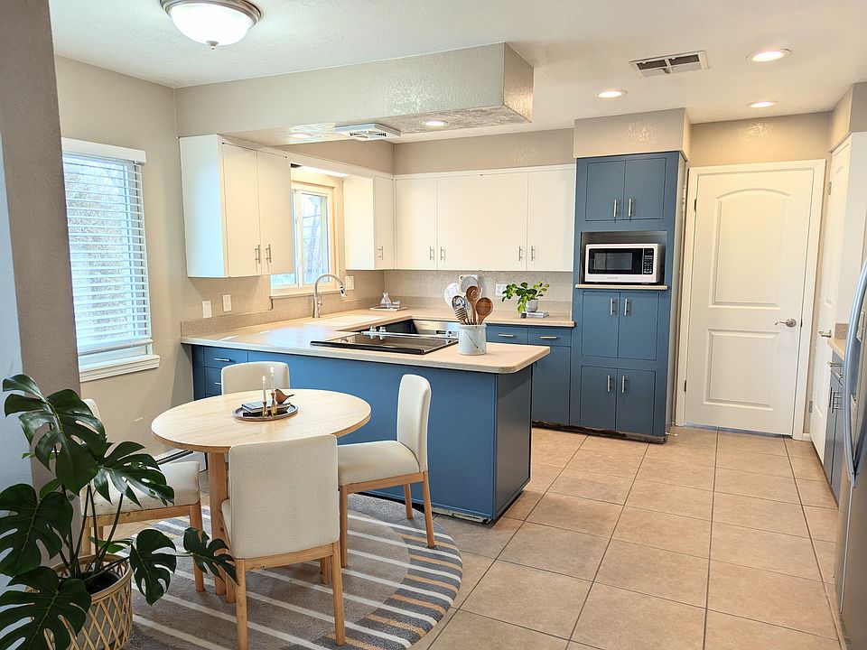Kitchen - STAGED with furniture