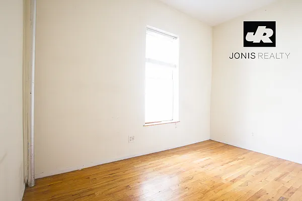 Rented by Jonis Realty | media 10
