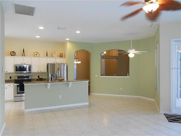 5th image of 423 Denise St