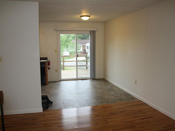 3rd image of 735 Winton Ave