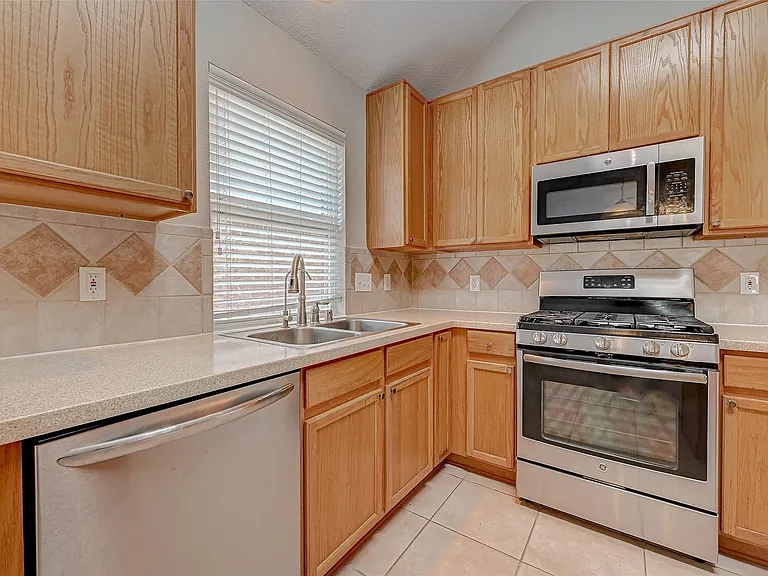 11834 Leaf Oak Dr — Photo 11