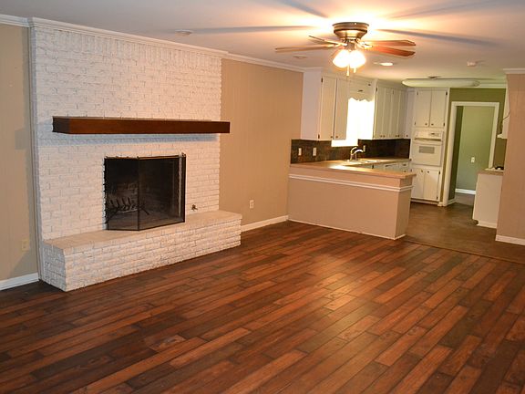 4th image of 1112 Hillvale St