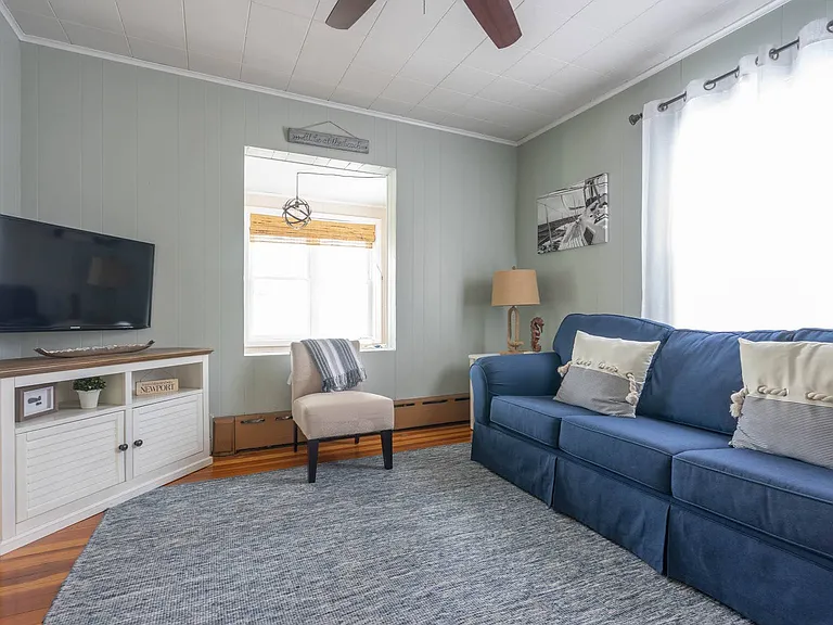 4 Vaughan Ave — Photo 21