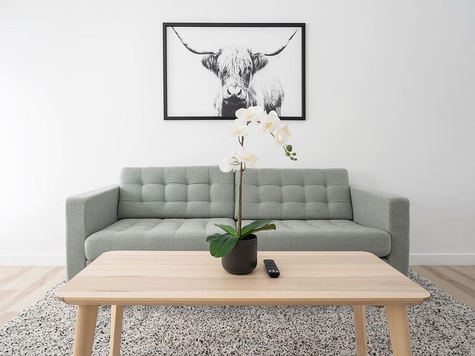 1st image of 944 N San Vicente Blvd #3