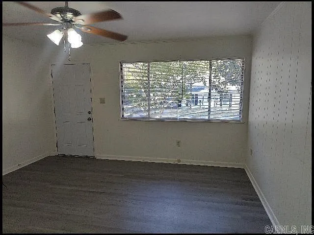 204 Dobbs St — Photo 2