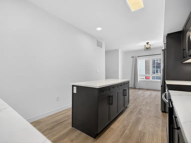 11 Merkel Manza Blvd — Photo 74