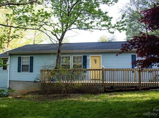 1 Naomi Dr, Hendersonville, NC 28792