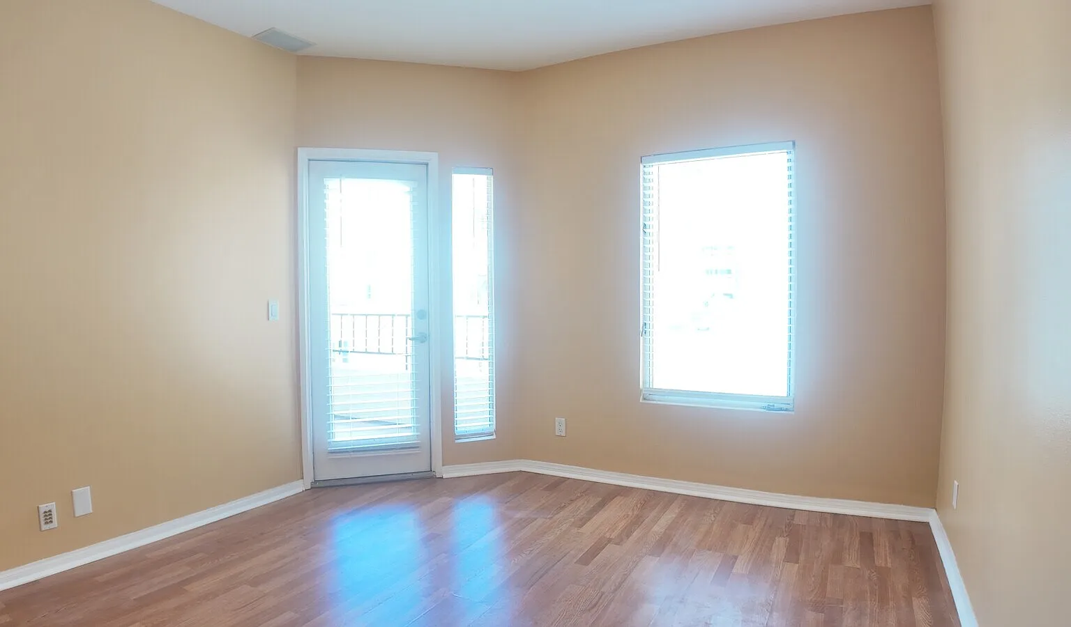 2 bed, 735 sqft, $3,195 — Photo 2