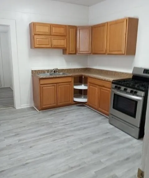 725 Lafayette St — Photo 5