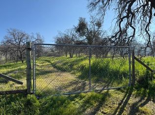 48 Watts Valley Rd, Sanger, CA 93657