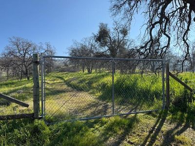 48 Watts Valley Rd, Sanger, CA, 93657