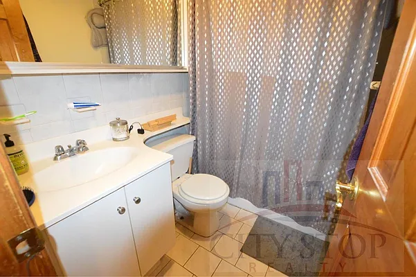 Rented by City Stop Realty | media 6