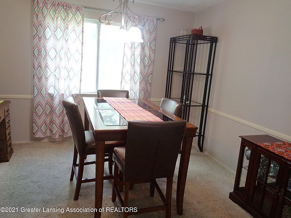 4th image of 1324 N Magnolia Ave
