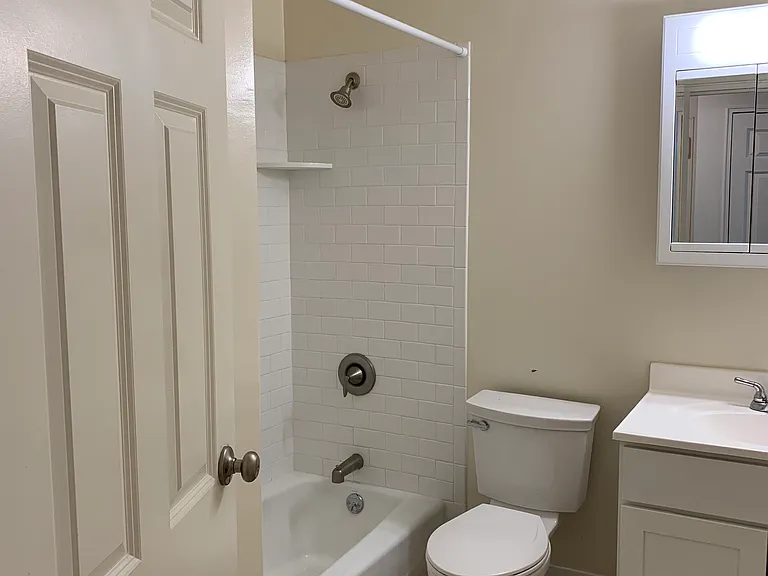 60-66 Hawthorne Ave #60-D — Photo 16