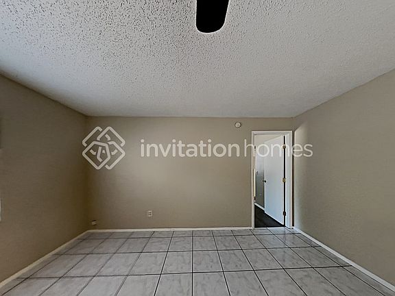 5th image of 228 Loch Low Dr