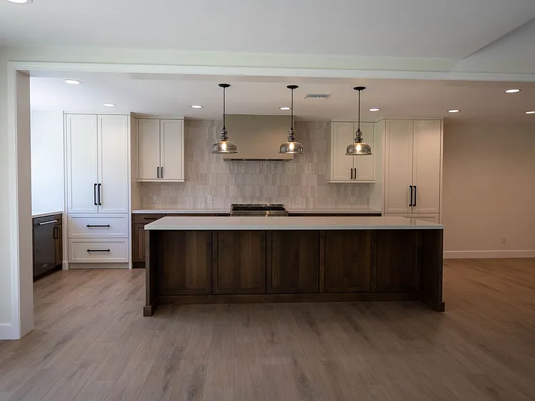 1552 Brentford Ave — Photo 10