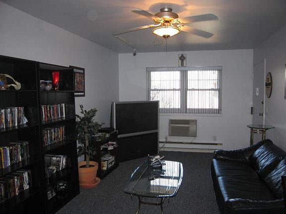5th image of 162 Belleville Ave APT 5B