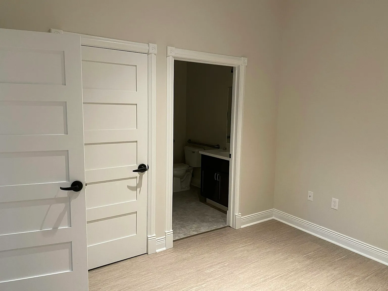 414 South Superior Street, Unit A — Photo 3